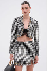 INVITE ONLY CHAIN TRIM BLAZER