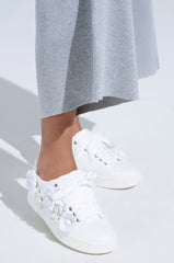 AZALEA WANG CARNATION WHITE FLAT SNEAKER