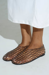 AKIRA LINUS BLACK FLAT