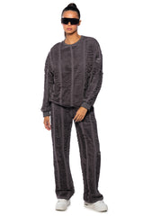 DISTRESSED OVERSIZE SWEATSHIRT