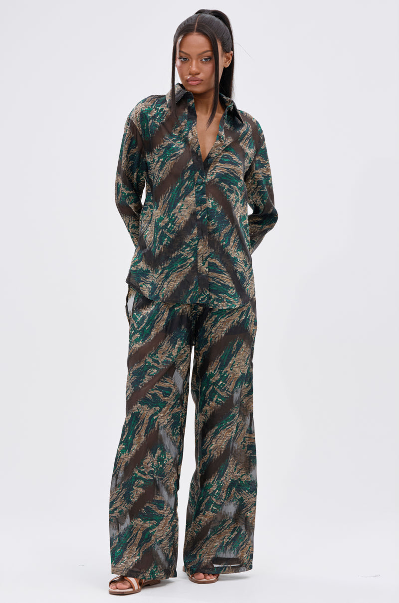 IN TOO DEEP BUTTON DOWN TOP