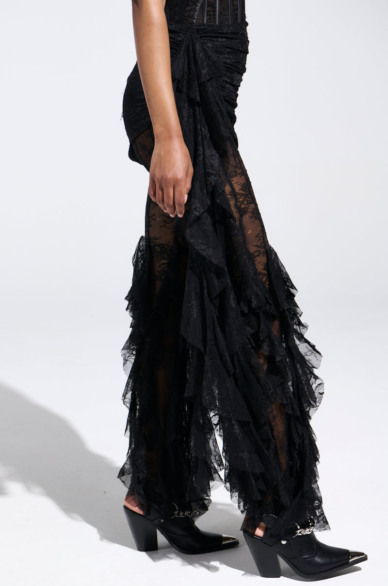 RUFFLE QUEEN LACE SKIRTED LEGGING