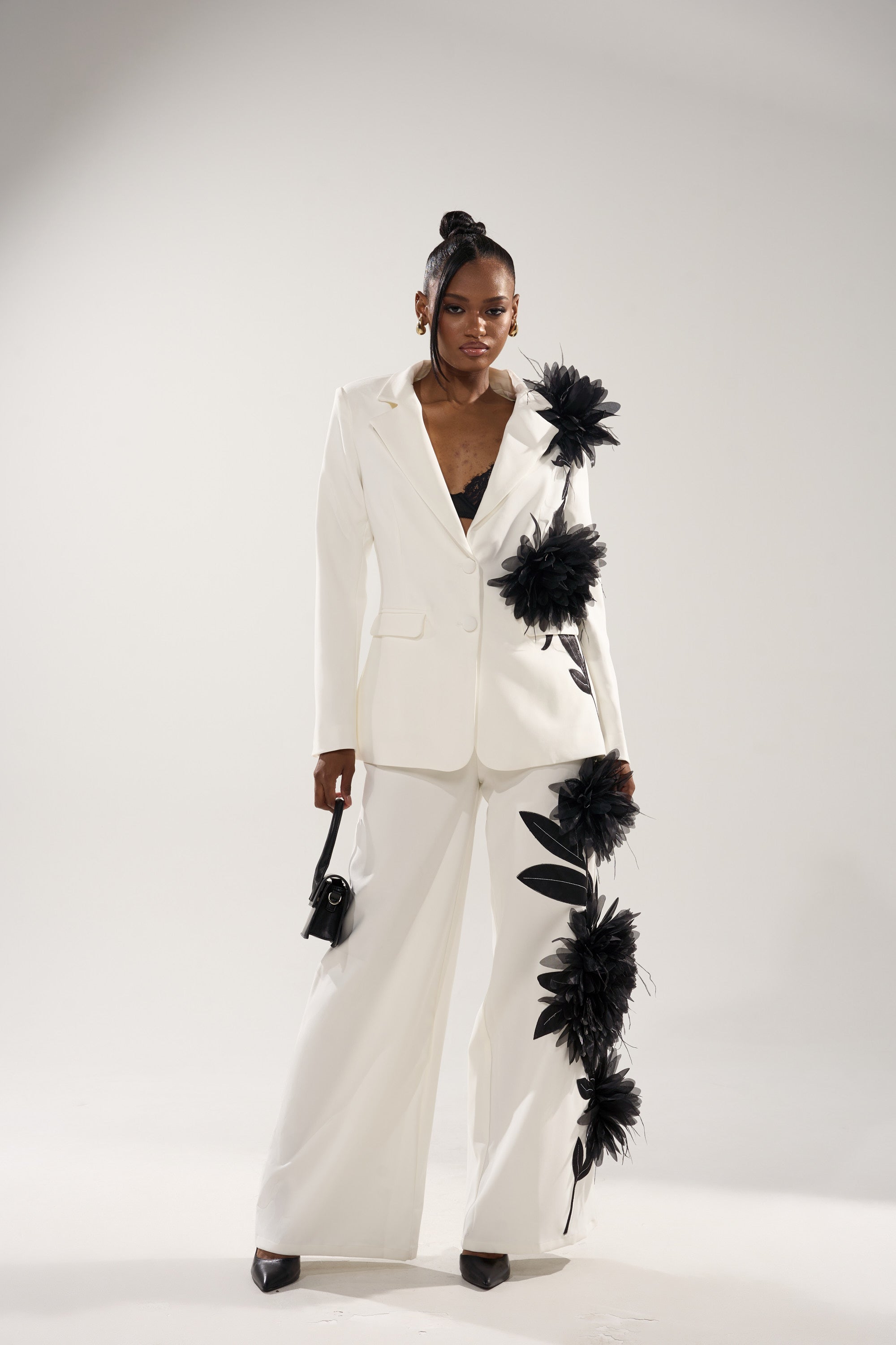 IN FULL BLOOM APPLIQUE BLAZER