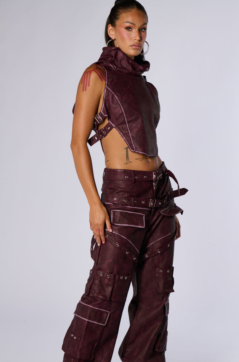 DESERT VIBE SLEEVELESS PU TOP IN BURGUNDY