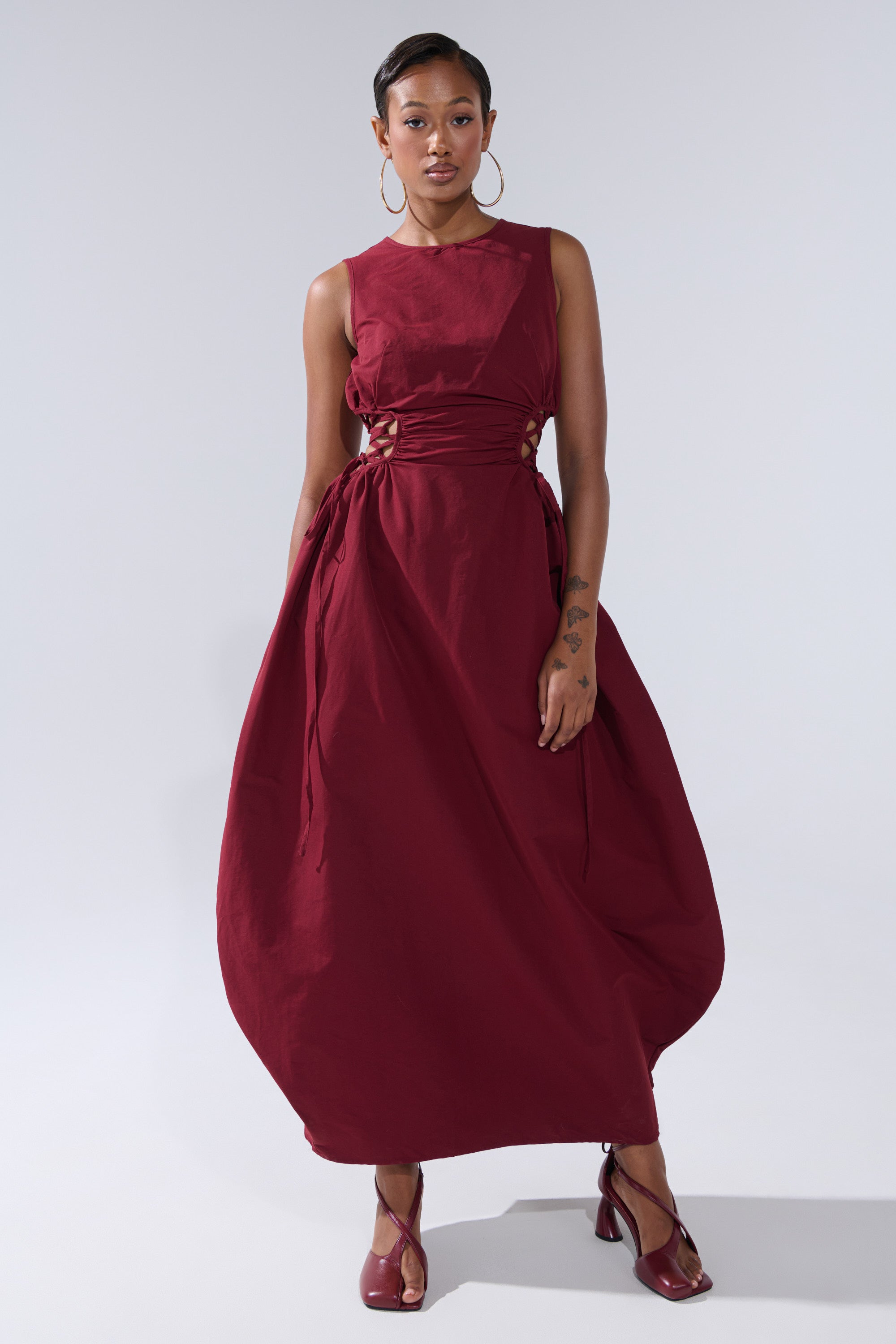 ALINA LACE UP DETAIL MAXI DRESS IN BURGUNDY