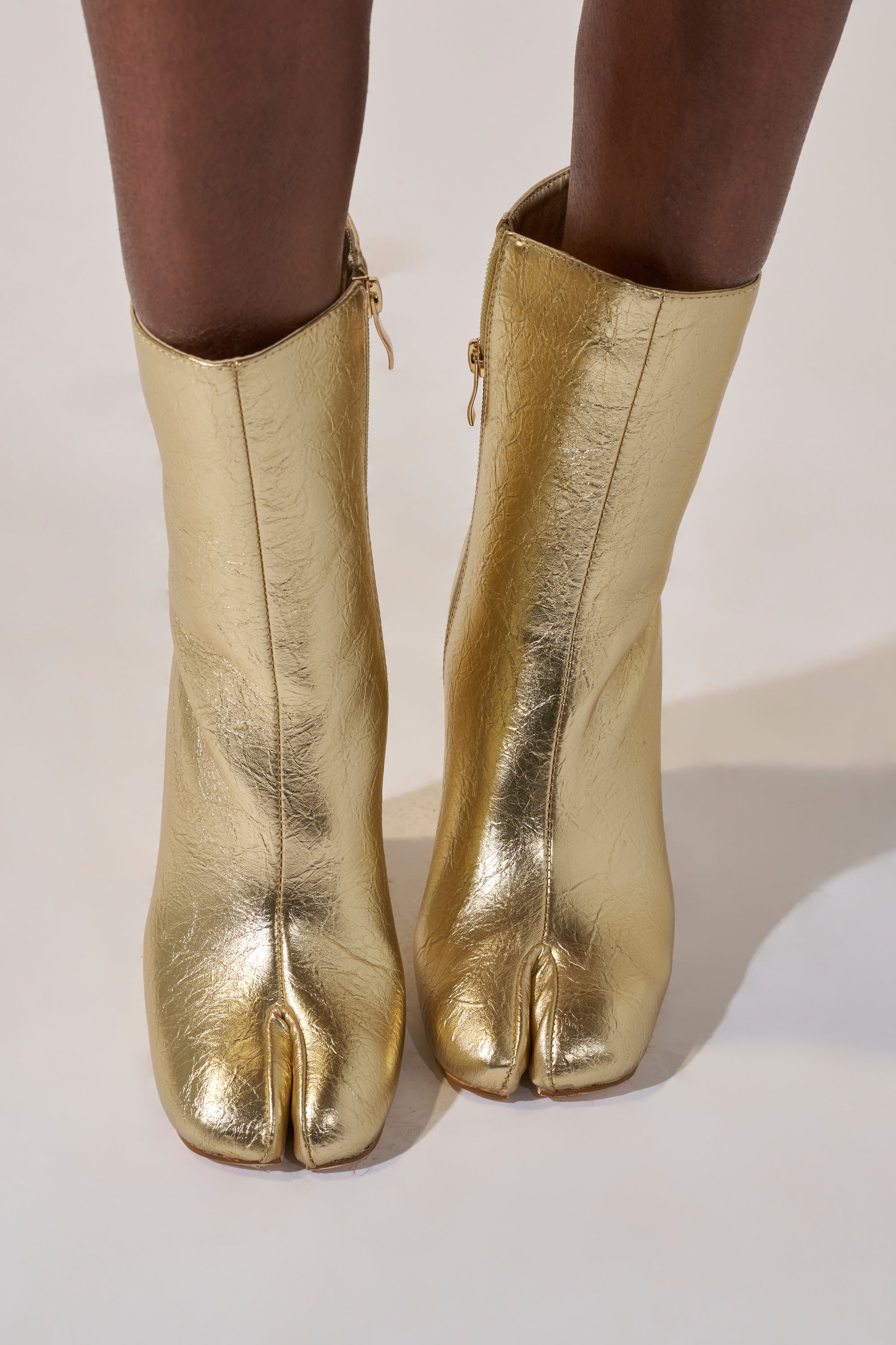 AZALEA WANG BILHA GOLD SPLIT TOE CHUNKY BOOTIE