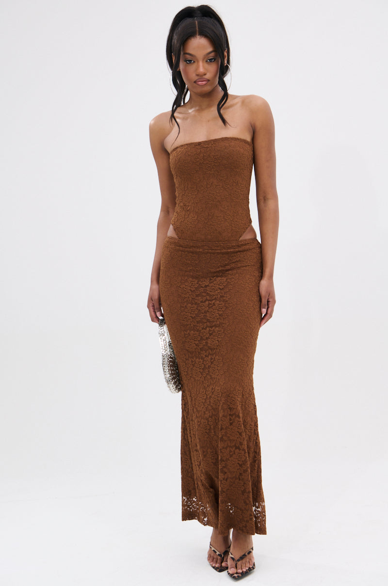 PUCKER UP LACE BODYSUIT