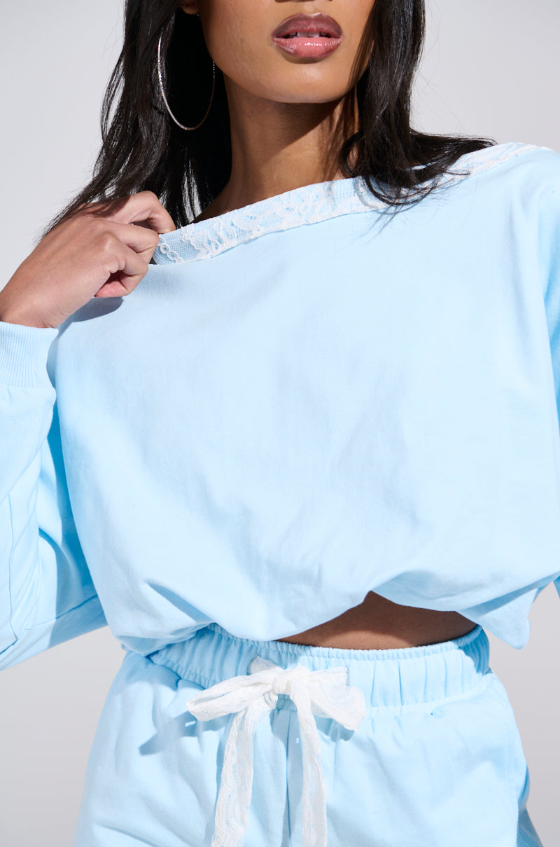 SKY BLUES SWEATSHIRT