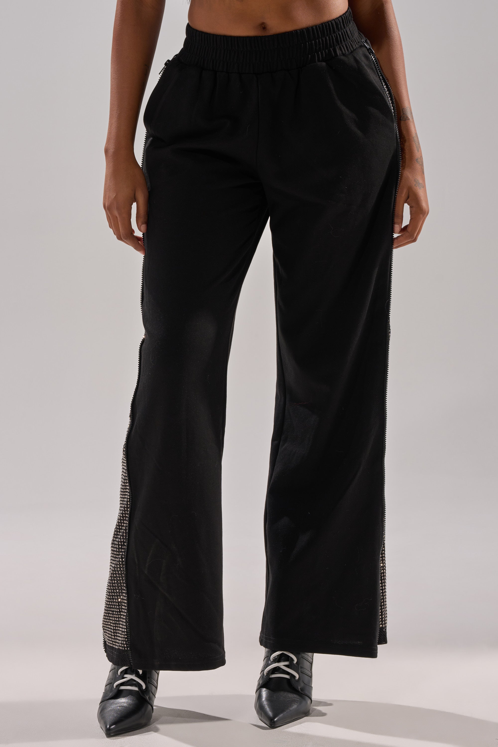 OPEN UP WIDE LEG JOGGER WITH RHINESTONE