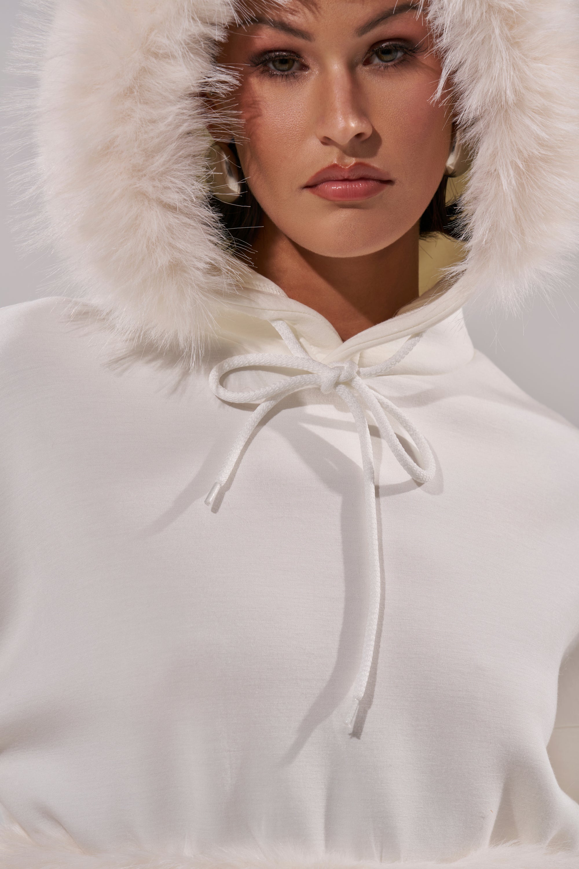 SNOW WHITE FUR TRIM SWEATSHIRT