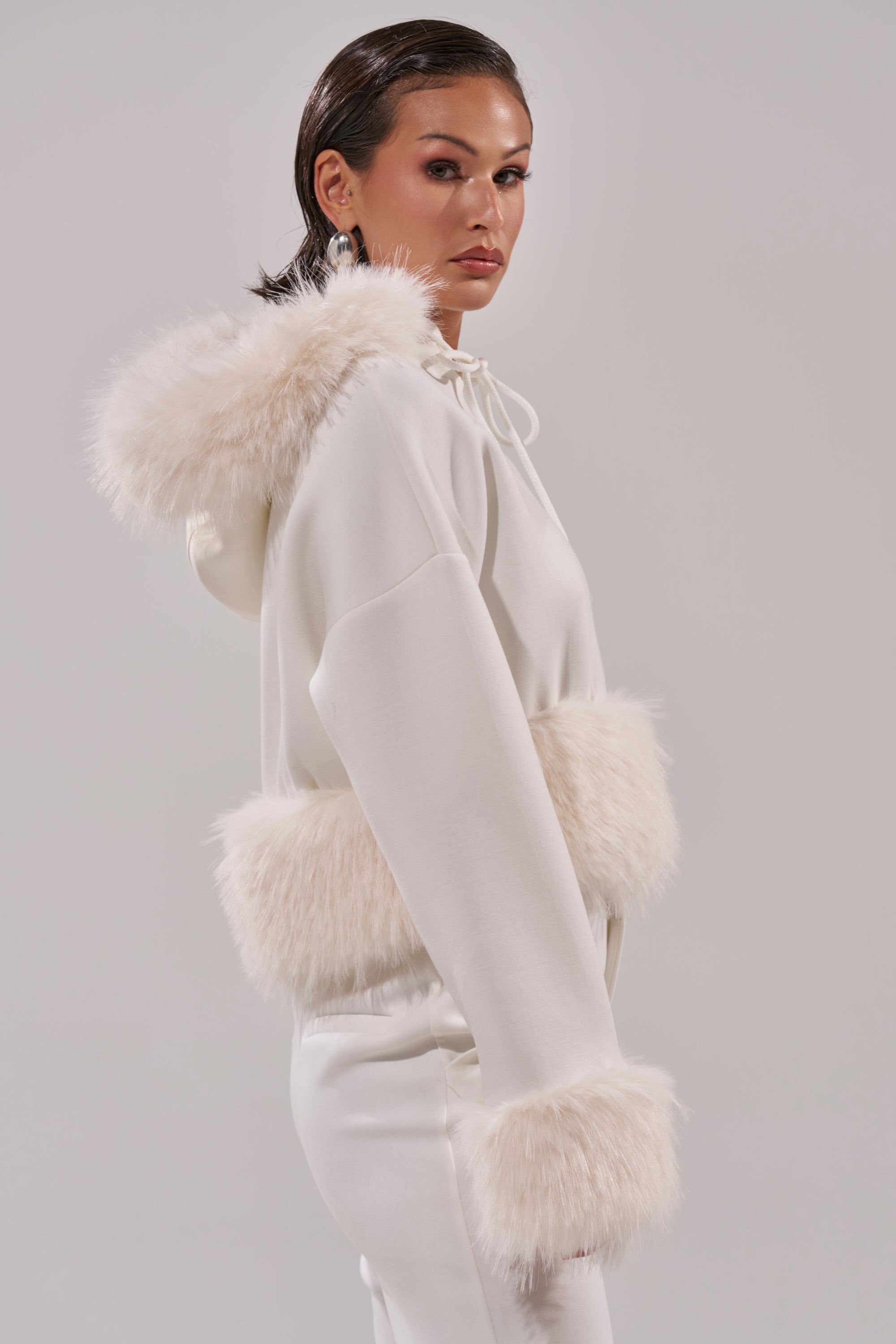 SNOW WHITE FUR TRIM SWEATSHIRT