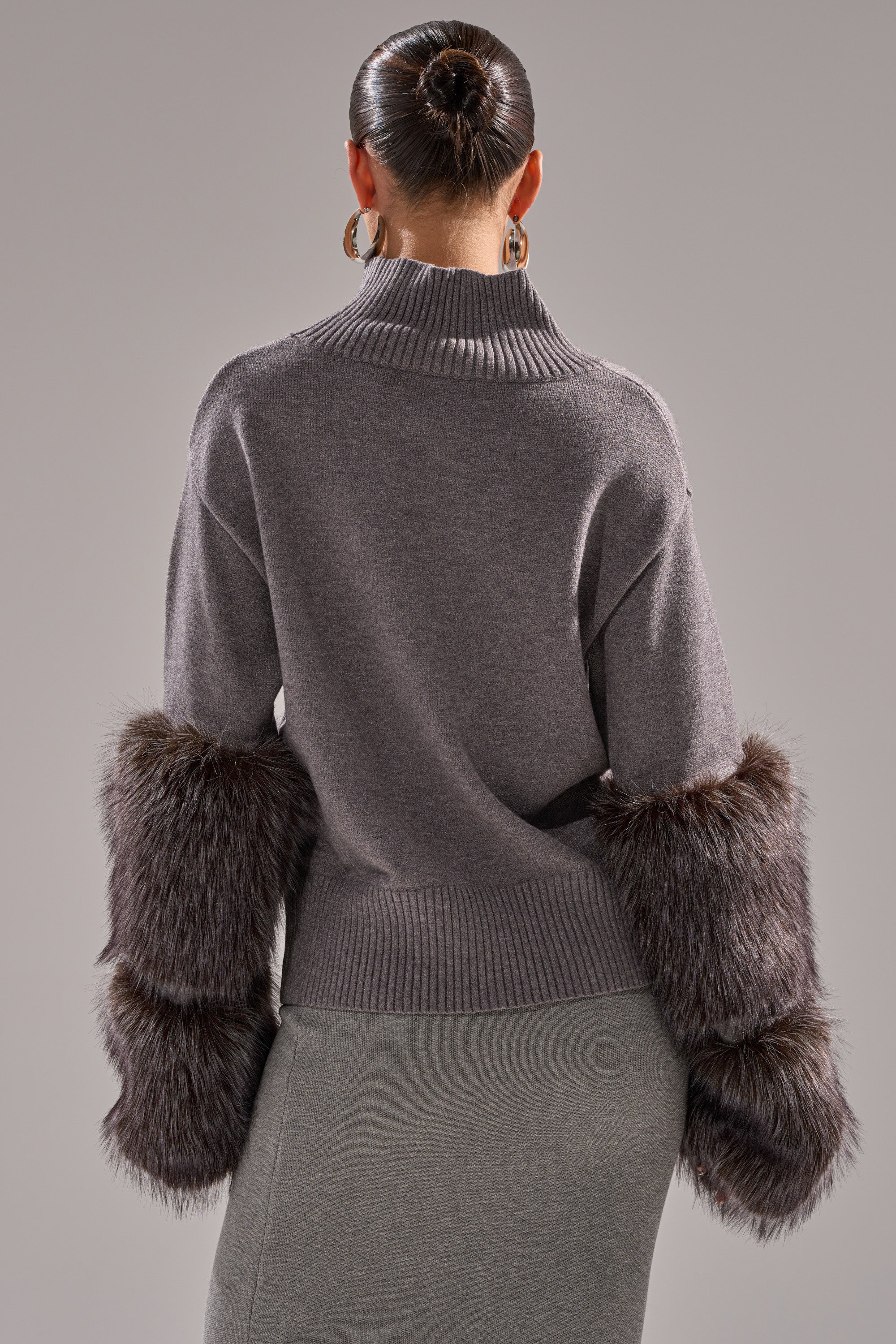 TOUCH ME SWEATER WITH FUR CUFFS