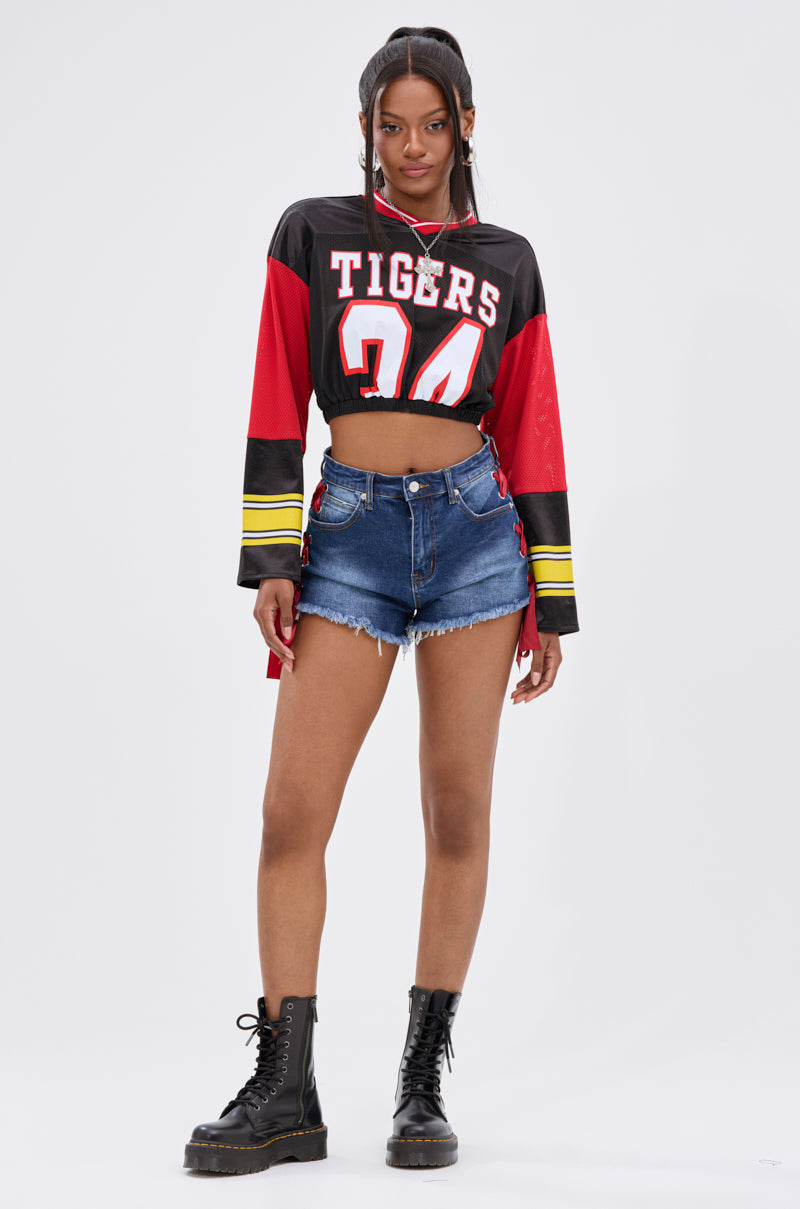 COME DOWN LACE DETAIL DENIM SHORT