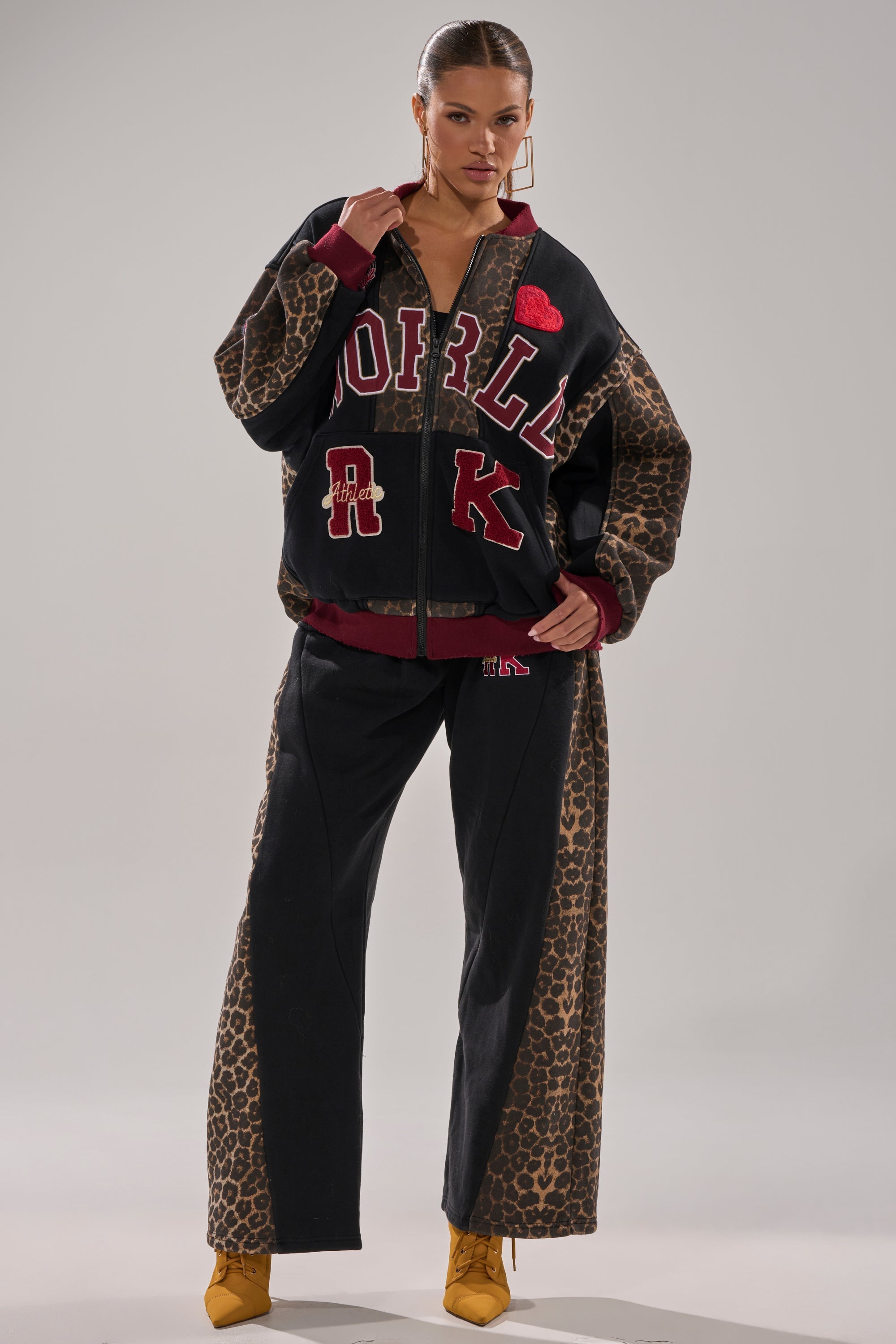 WORLD HOLD ON JOGGER