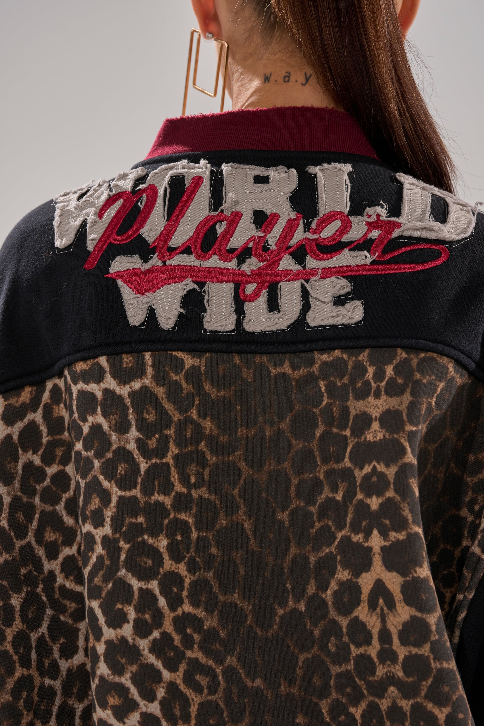 WORLD HOLD ON ZIP UP SWEATSHIRT