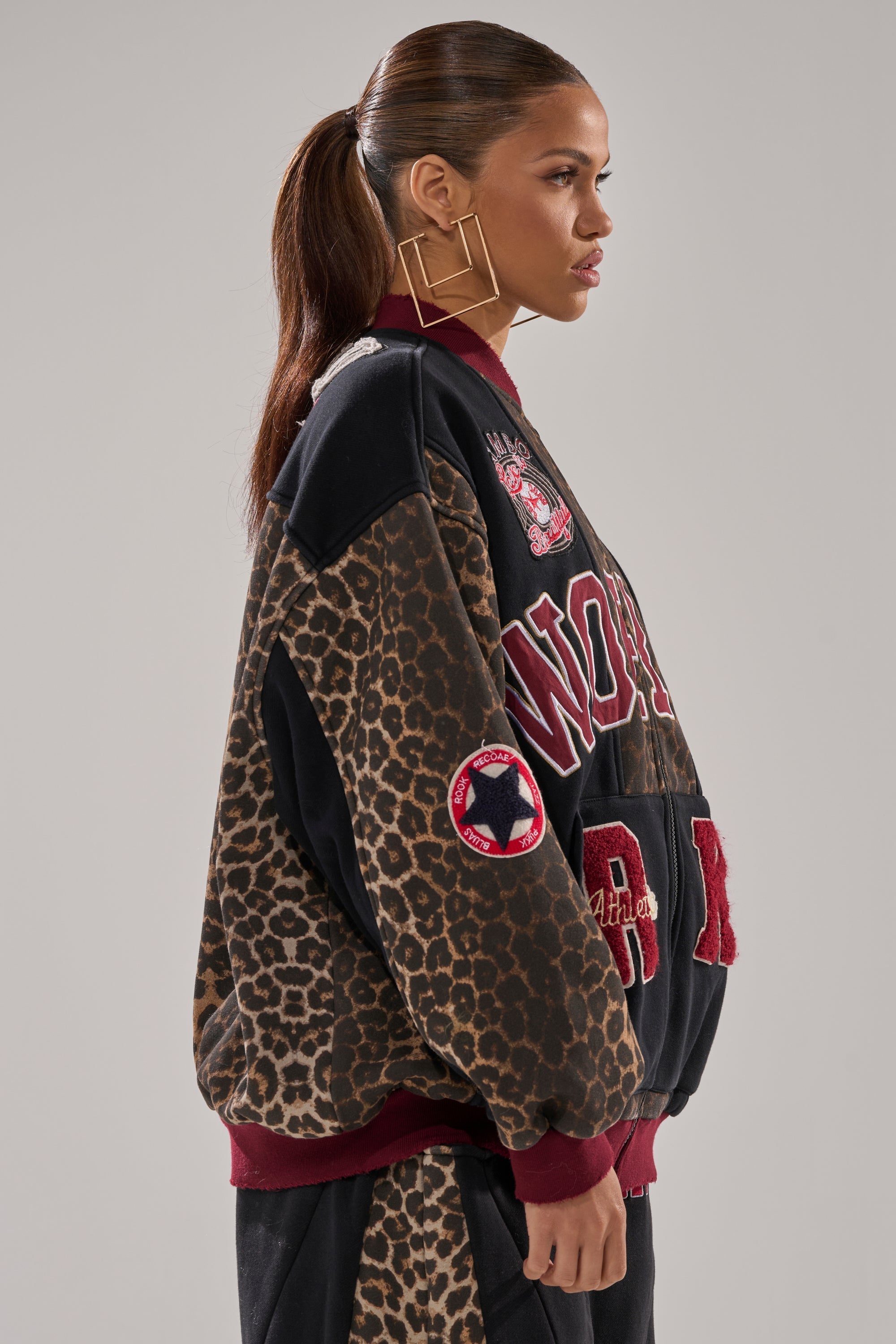 WORLD HOLD ON ZIP UP SWEATSHIRT