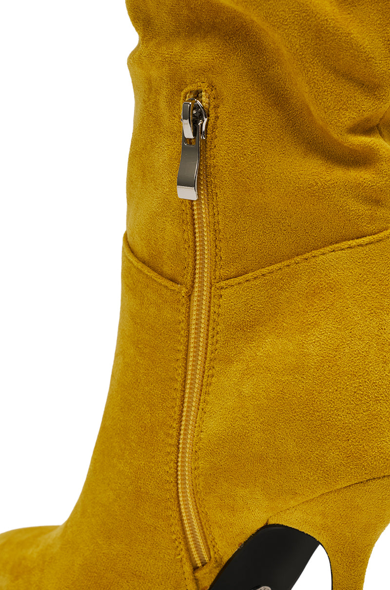 AZALEA WANG STEPHAN YELLOW SUEDE CHUNKY BOOT