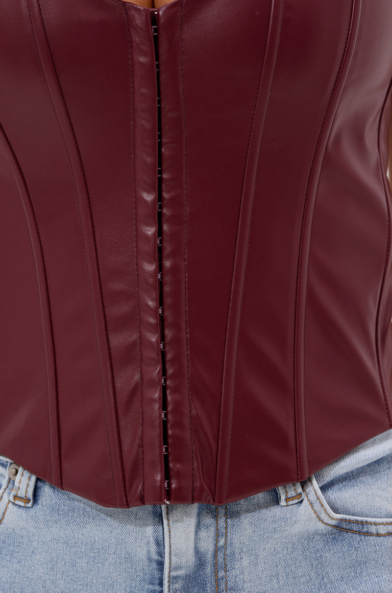 BACK IT UP CORSET TOP IN BURGUNDY