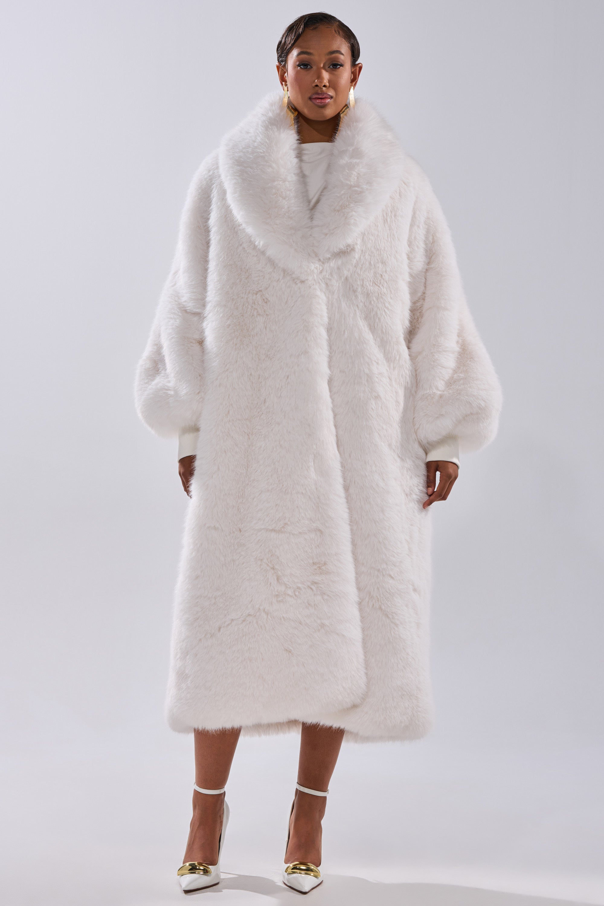 TSUNAMI FAUX FUR COAT IN WHITE