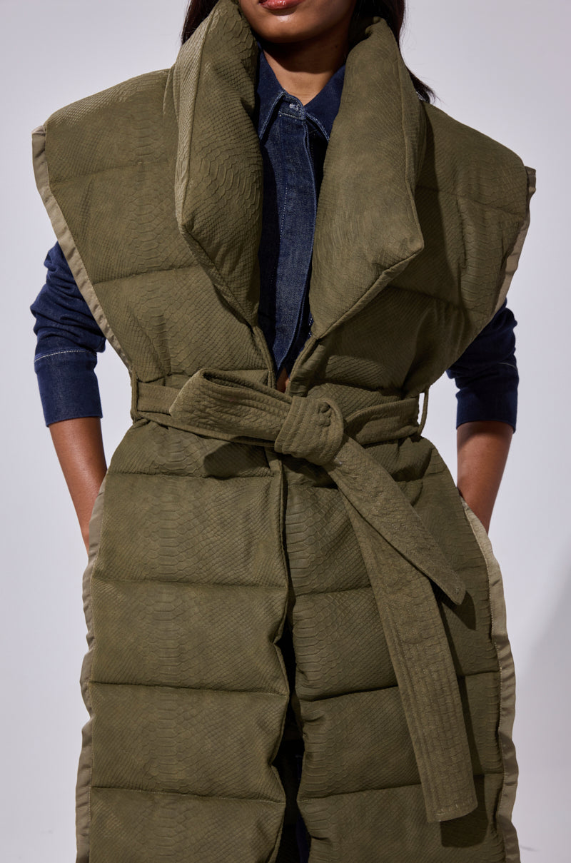 PILOT JONES LONGLINE PUFFER VEST IN CROC SUEDE