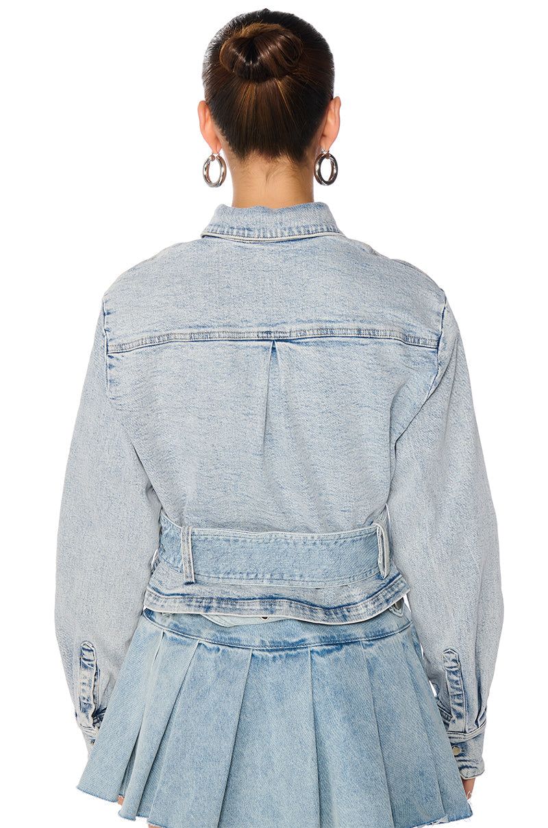 IT HAS POCKETS DENIM JACKET