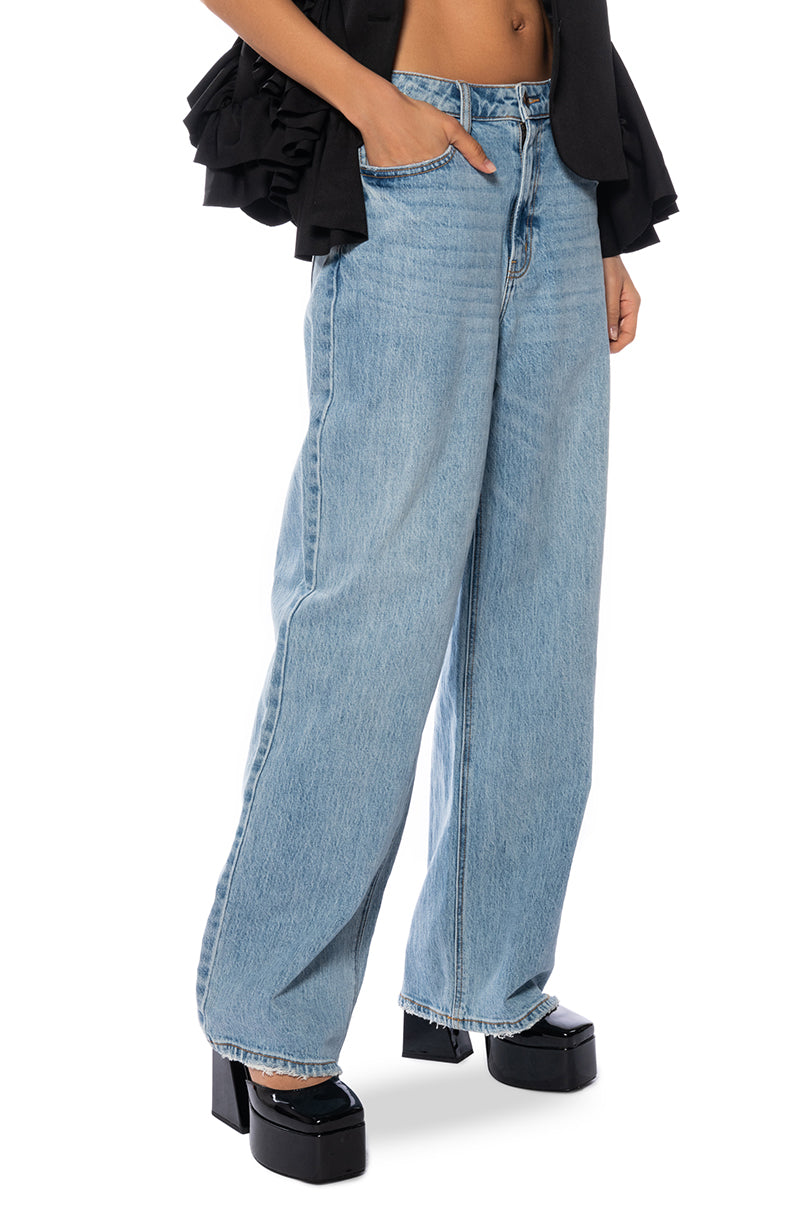 NICOLE VINTAGE LOW RISE LIGHT DENIM JEAN
